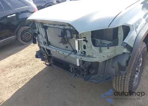 2023 Toyota Tacoma Trd Off Road z USA, uszkodzony, nr VIN 3TMCZ5AN4PM612140